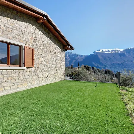Casa L'oliver * Limone sul Garda